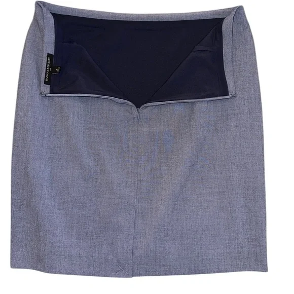 Banana Republic | Women’s Lightweight Pencil Skirt - Size 8 - NWOT - Picture 4 of 4